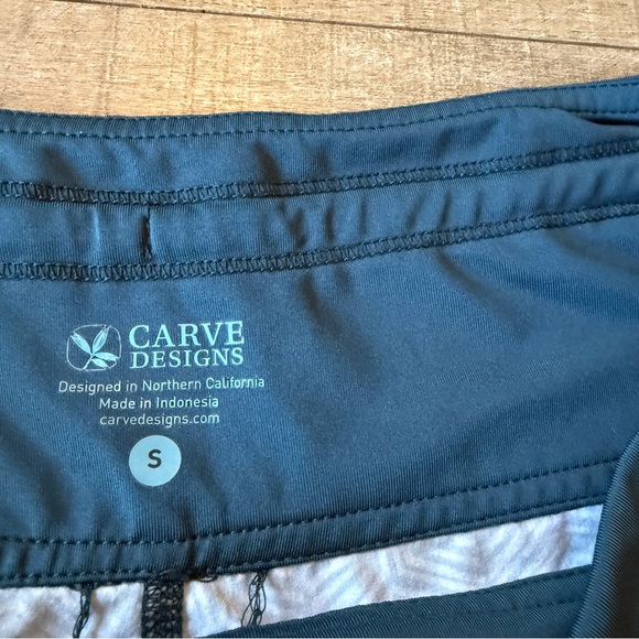 Carve Designs Borneo Shorts Womens Small Quick Dry UPF geometric design Coconut - Picture 3 of 9